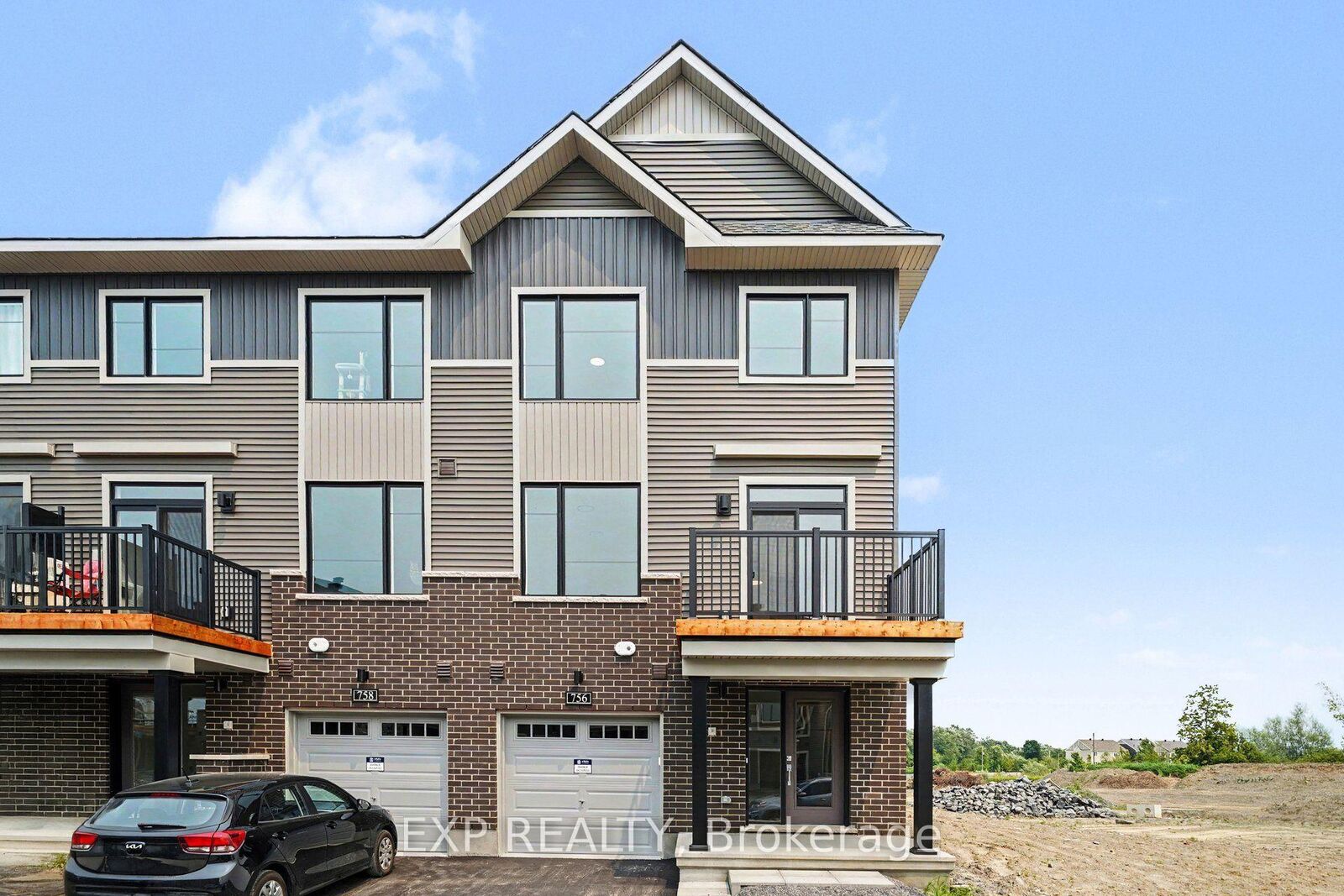 Property Photo: 756 Tadpole Crescent ON K2J 6K4