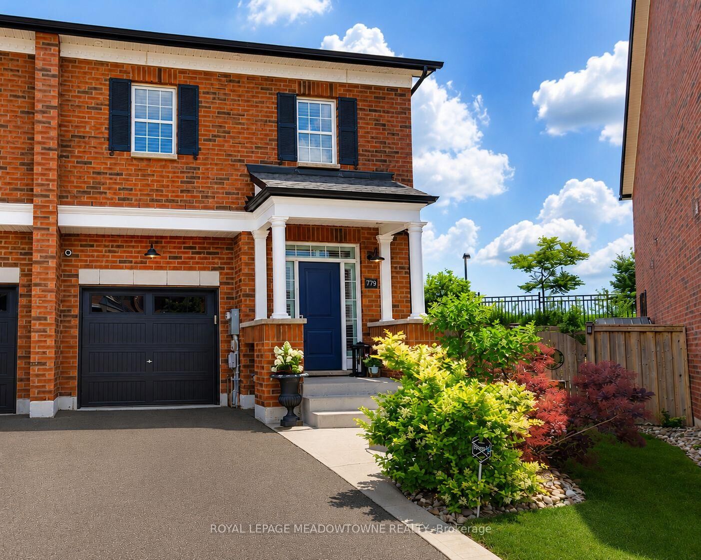 Property Photo: 779 Banks Crescent ON L9T 9A3
