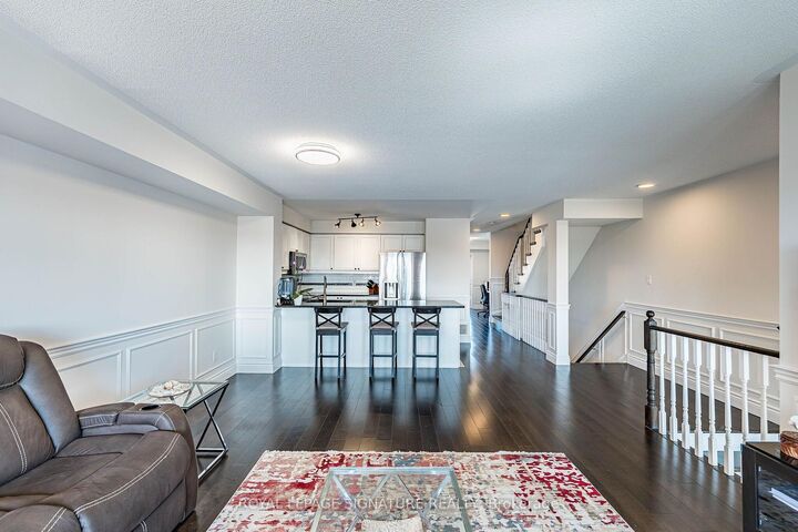 Property Photo: 3985 Eglinton Avenue W 17 ON L5M 0E8