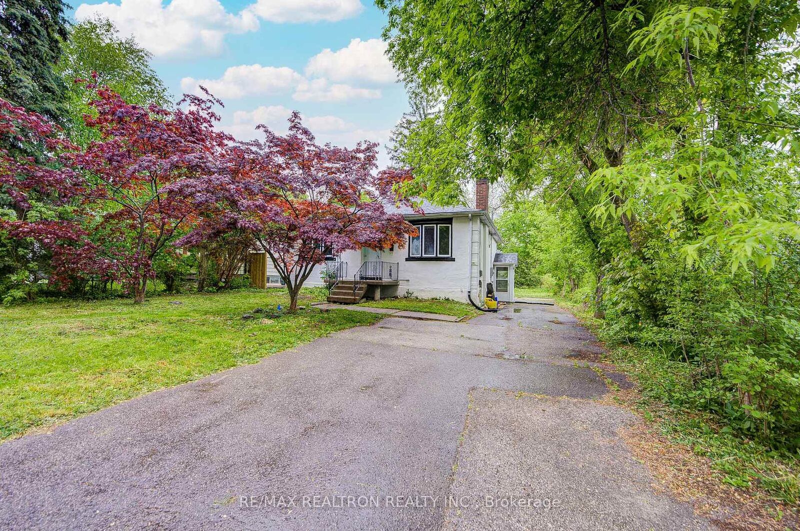 Property Photo: 95 Roseview Avenue ON L4C 1C6
