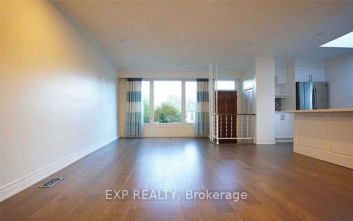 Property Photo:  218 Ashlar Road  ON L4C 2W6 