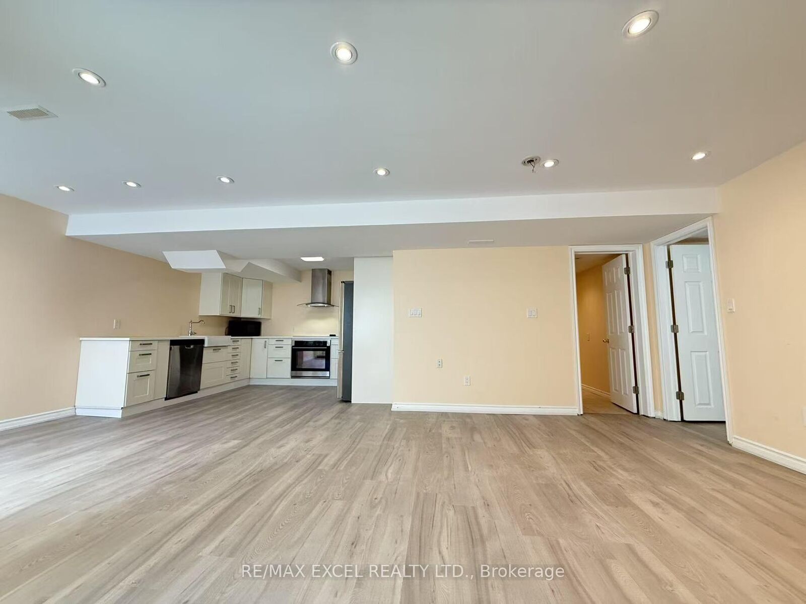Property Photo: 278 Ivy Jay Crescent Bsmt ON L4G 0E7