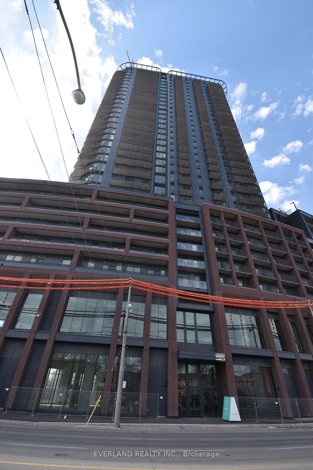 Property Photo: 1185 Dupont Street 1105 ON M6H 0G5
