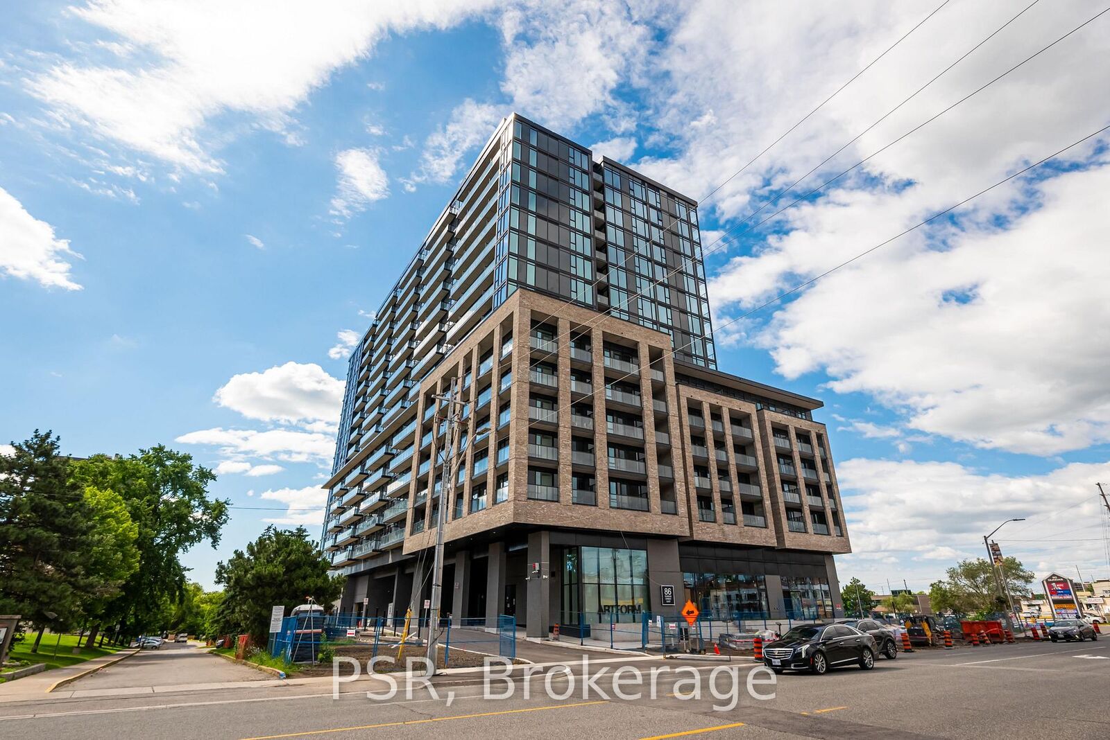 Property Photo: 86 Dundas Street #905 ON L5A 1W4
