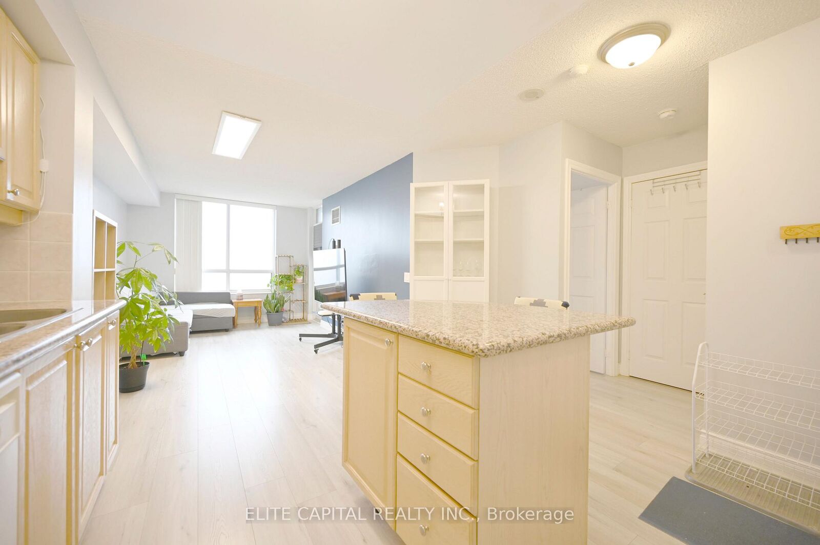 Property Photo: 78 Harrison Garden Boulevard 2004 ON M2N 7E2