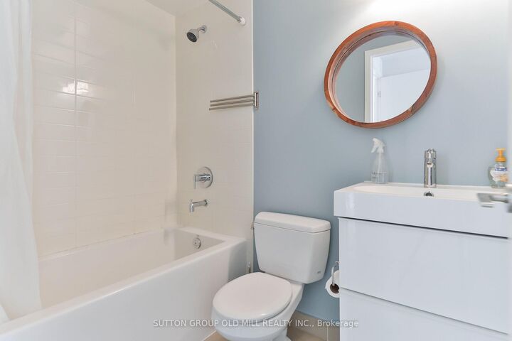 Property Photo:  105 The Queensway N/A 2110  ON M6S 5B5 