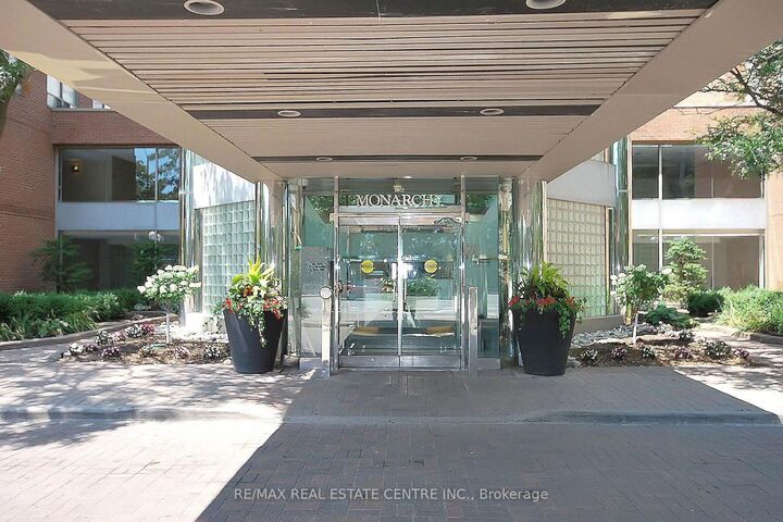Property Photo:  335 Webb Drive 2011  ON L5B 4A1 