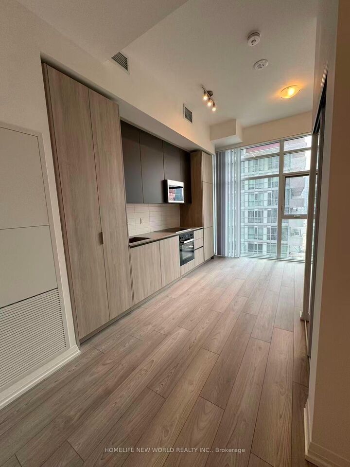 Property Photo: 400 King Street W 1116 ON M5V 0X8