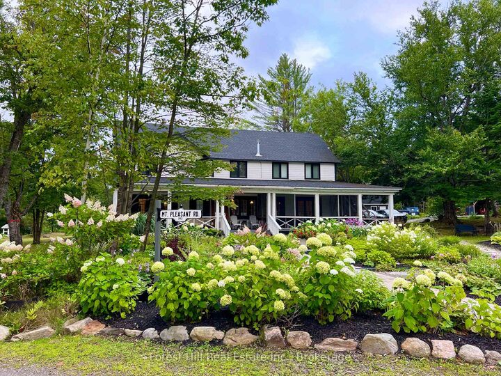 1040 Walker Lake Drive — photo 1