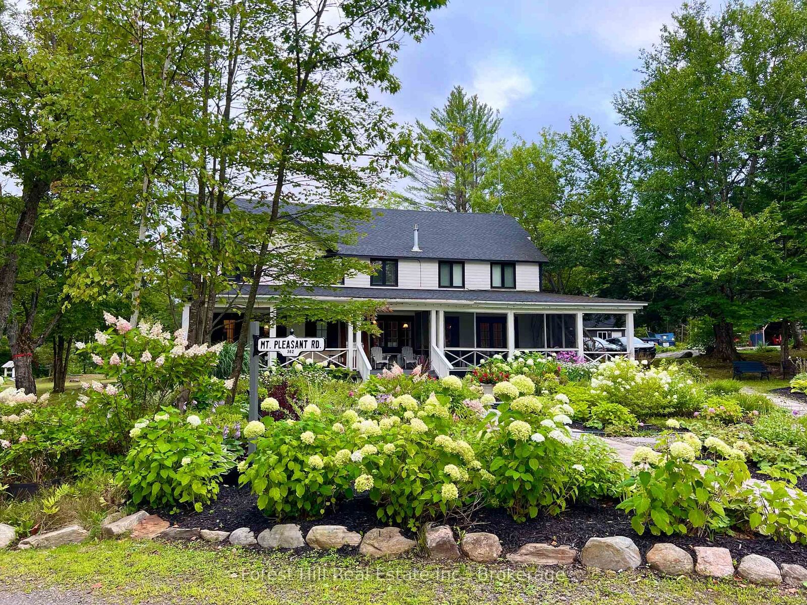 Property Photo: 1040 Walker Lake Drive ON P1H 2J6