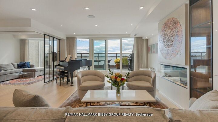 Property Photo: 99 Harbour Square 613 ON M5J 2H2