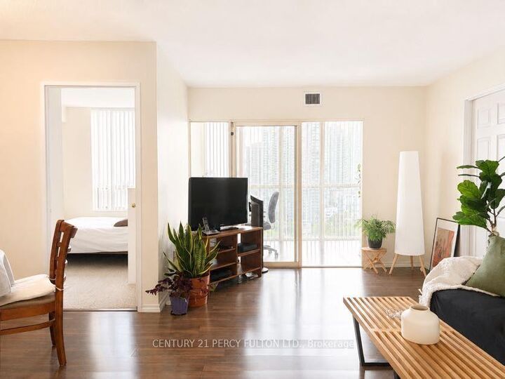 285 Enfield Place 2006 — photo 1