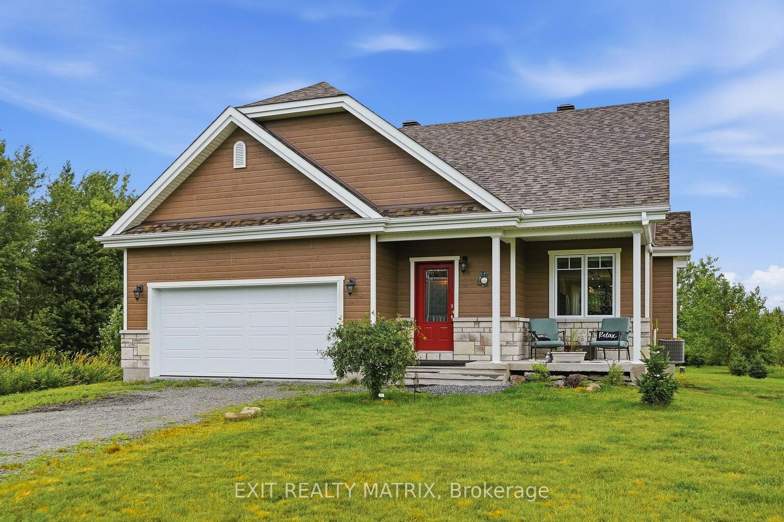 Property Photo: 800 Du Bercail Street ON K0B 1K0