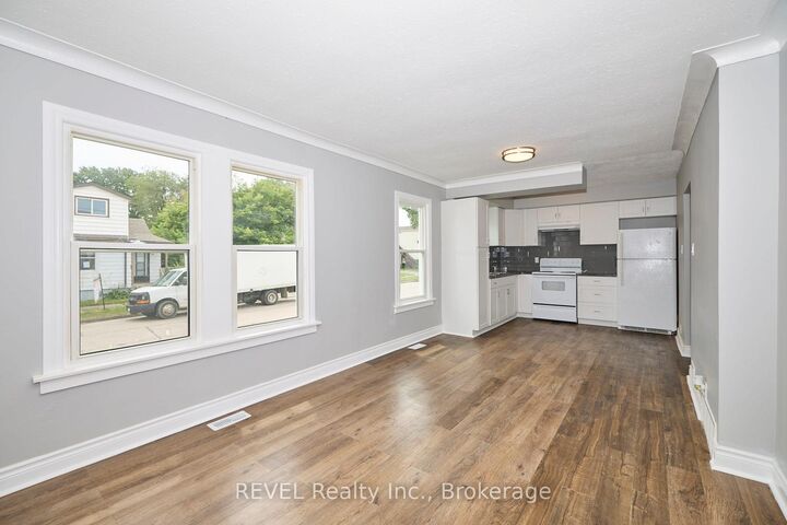 Property Photo: 43 Cosby Avenue ON L2M 5R7