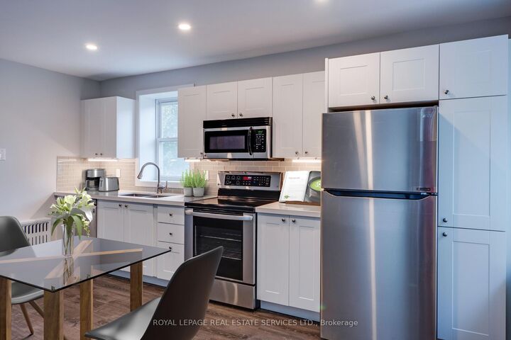 Property Photo:  18 Anglesey Boulevard 102  ON M9A 3B3 
