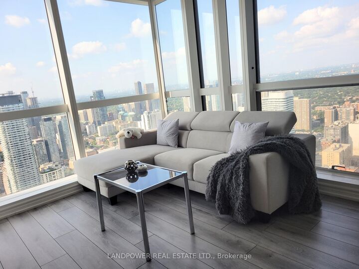 Property Photo: 386 Yonge Street 5501 ON M5B 0A5