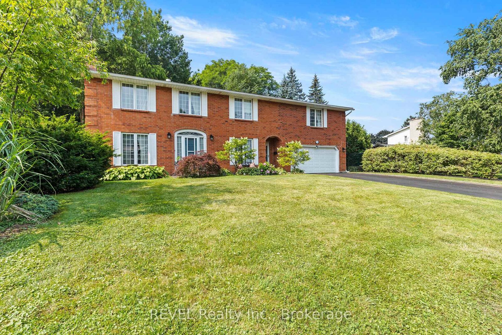 Property Photo: 7190 Waterloo Drive ON L2J 1E2