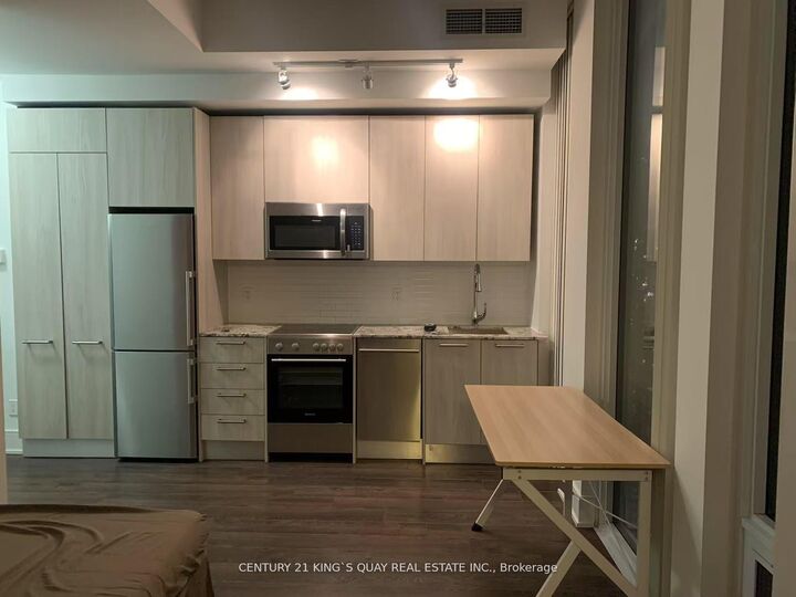 Property Photo: 28 Wellesley Street E 3701 ON M4Y 1G3