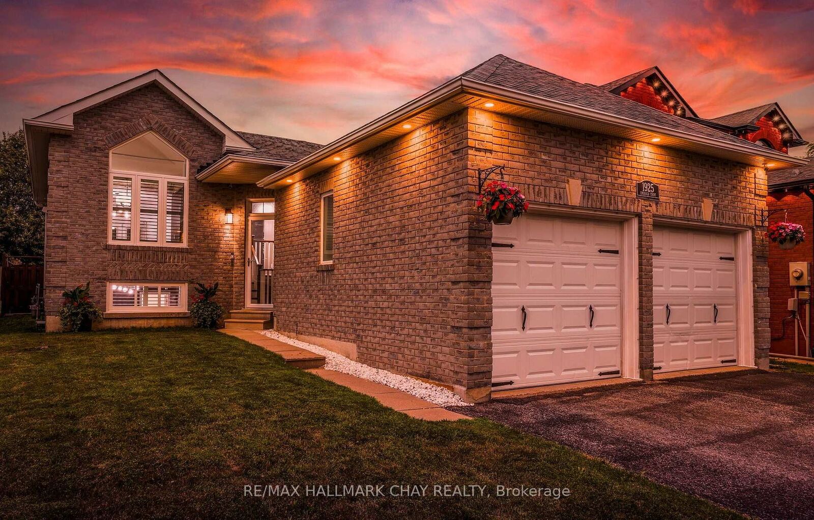 Property Photo: 1925 Emerald Court ON L9S 2A4