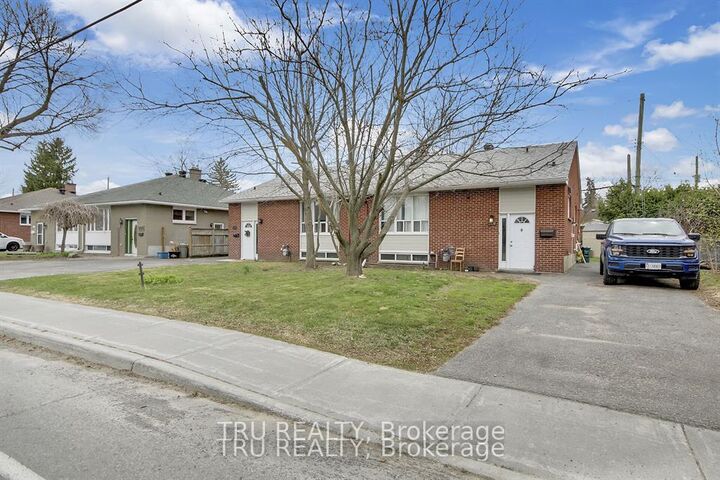 Property Photo: 2428-2430 Iris Street ON K2C 1C6