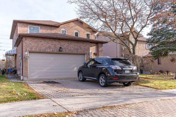 28 Upland Drive — photo 1