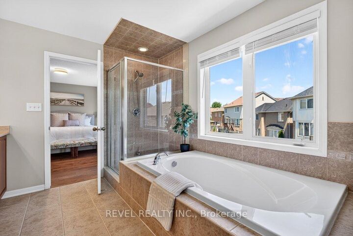 Property Photo: 3201 Munson Crescent ON L7M 0C2