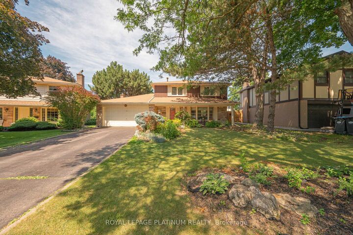 Property Photo: 47 Parkview Place ON L6W 2G2