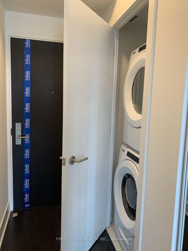 Property Photo: 403 Church Street 1212 ON M4Y 0C9