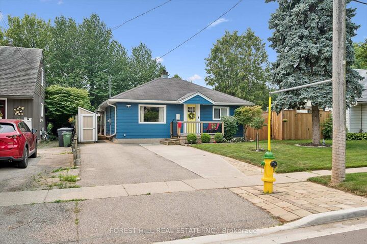 Property Photo: 22 Sleeman Avenue ON N1H 6E9