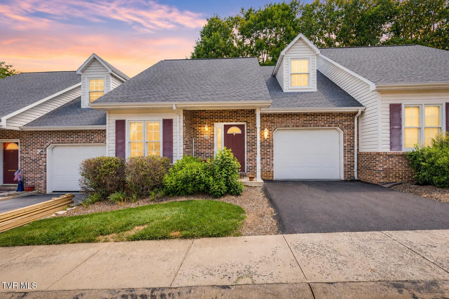 Property Photo: 28 Cherokee Ridge Court TN 37604