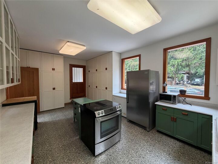 Property Photo: 380 Parker Rd BC V9K 1S9
