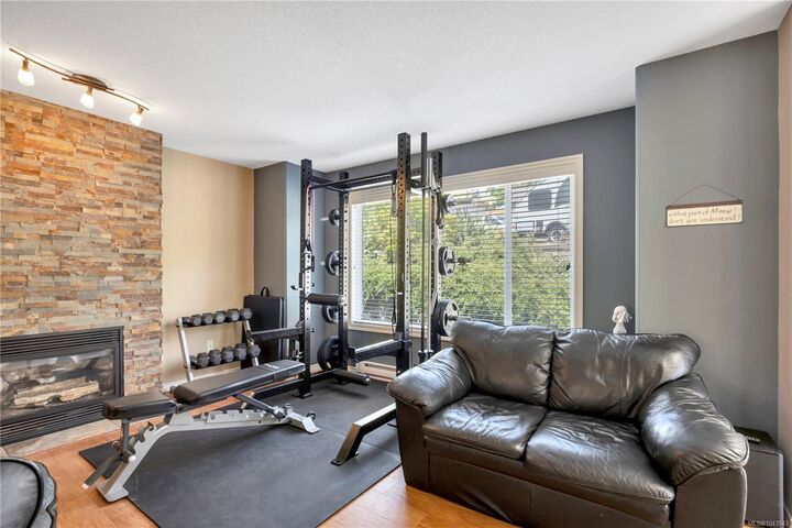 Property Photo: 4771 Fairbrook Cres BC V9T 6M6