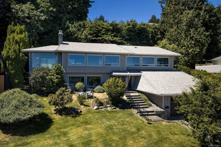 Property Photo: 5254 Westover Pl BC V8Y 1P6