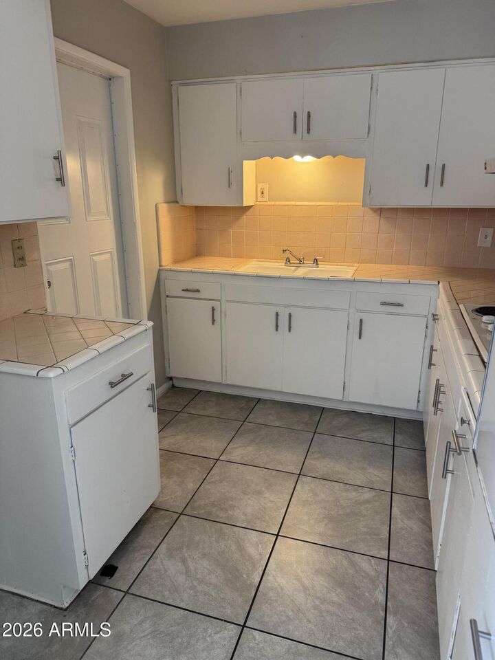 Property Photo: 62 S Allen -- C AZ 85204