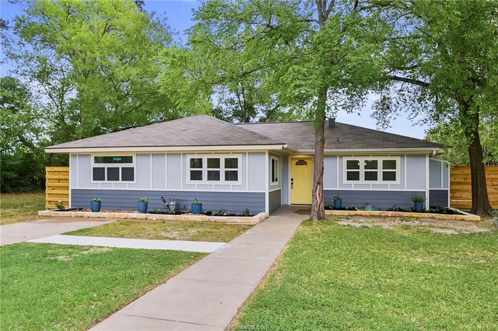 Property Photo:  741 Garden Acres  TX 77802-4006 