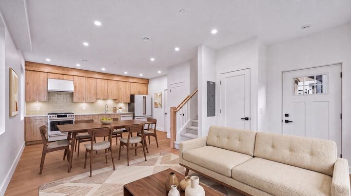 Property Photo: 2339 Parker Street 2 BC V5L 2M2