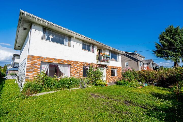 343 Pembina Street — photo 1