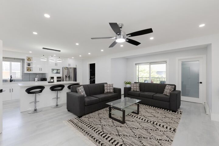 9057 142A Street — photo 1