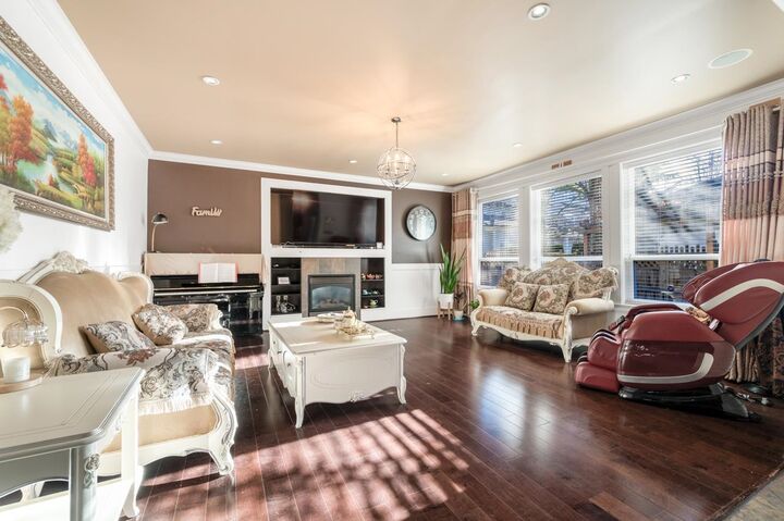 Property Photo: 16334 25 Avenue BC V3Z 6S1