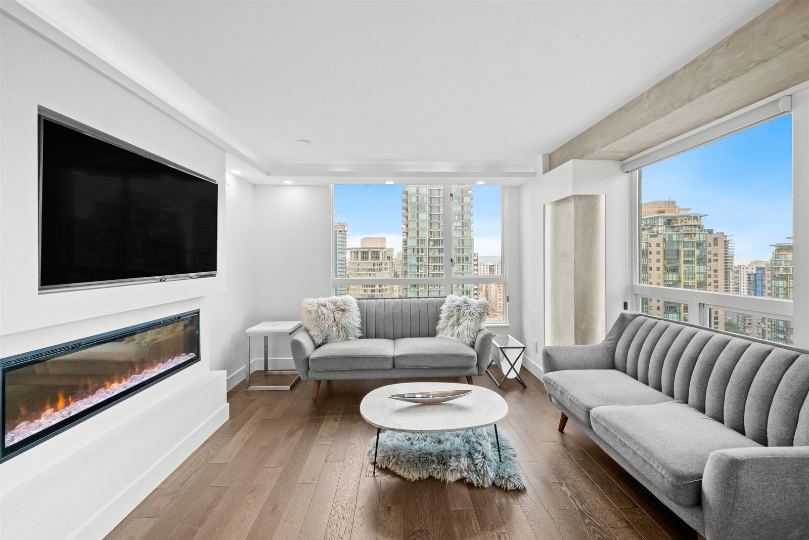 Property Photo: 1238 Melville Street 3001 BC V6E 4N2
