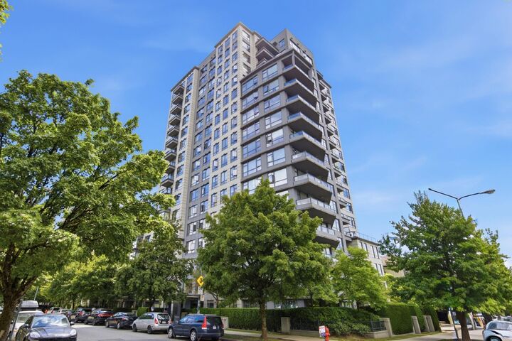 Property Photo: 3520 Crowley Drive 1503 BC V5R 6G9
