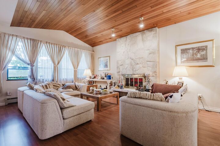 Property Photo: 3230 Garden Drive BC V5N 4Y1