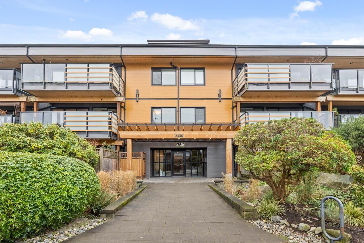 Property Photo: 2336 Wall Street 204 BC V5L 1B7