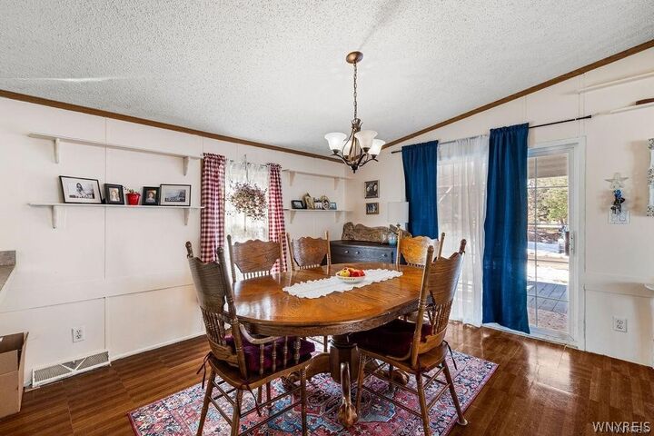 Property Photo: 1407 Breeze Way East E NY 14108