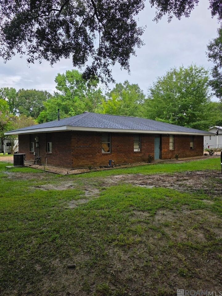 Property Photo:  27270 Wagner Dr  LA 70777 