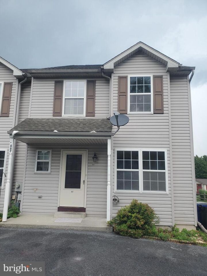 Property Photo: 667 Walnut Tree Drive PA 19510
