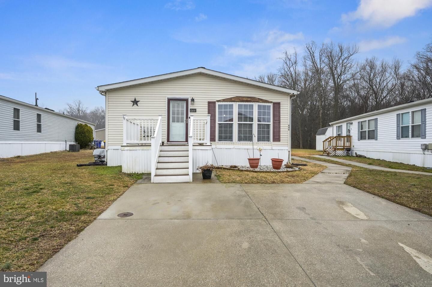 Property Photo:  646 Fox Pointe Drive 71  DE 19904 