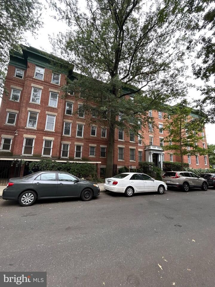 Property Photo: 52 Quincy Place NW 402 DC 20001