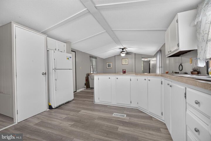 Property Photo: 504 Canter Road DE 19810