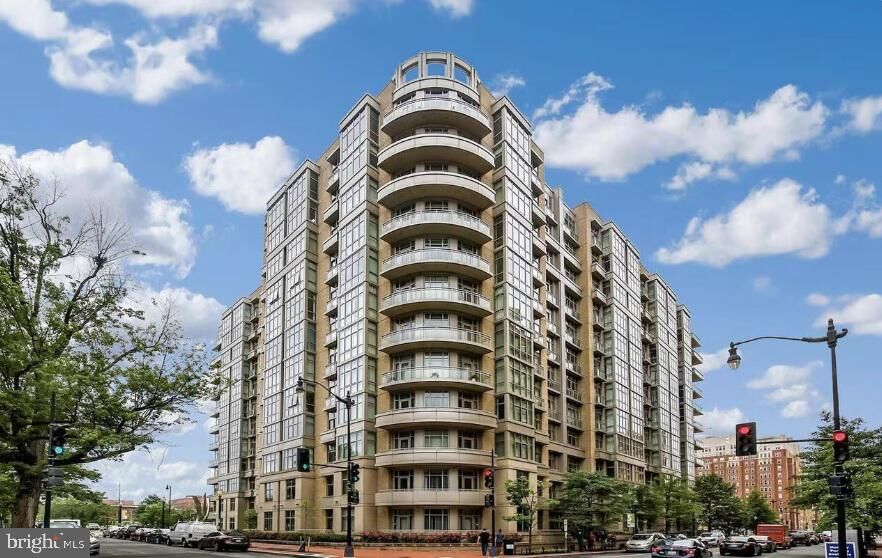 Property Photo:  811 4th NW 1012  DC 20001 